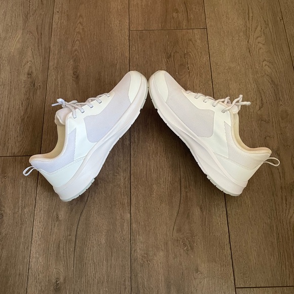 Athletic Works Women's Lifestyle Mesh Jogger Sneakers - Picture 3 of 11